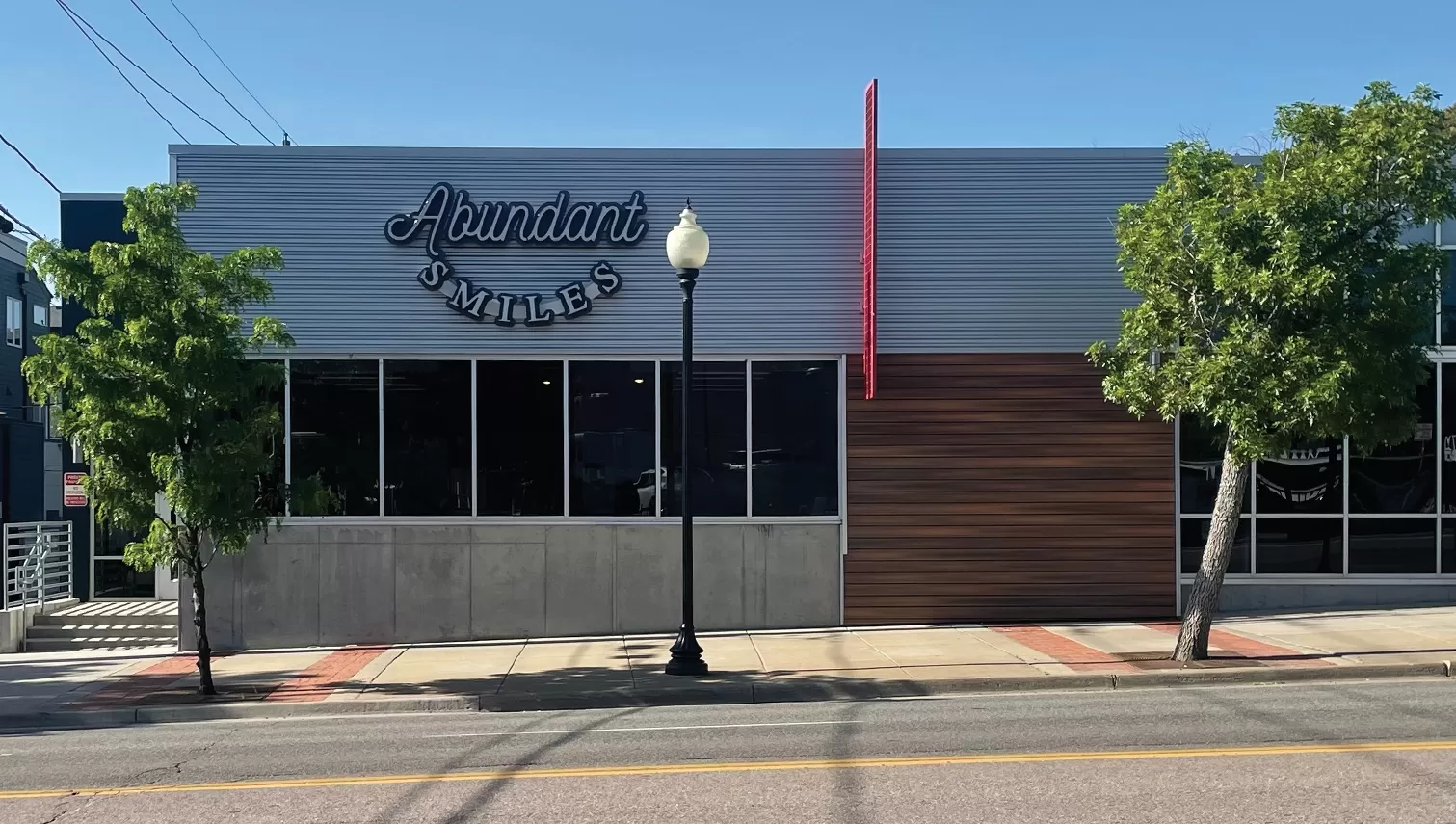 The front facing view of Abundant Dental's building